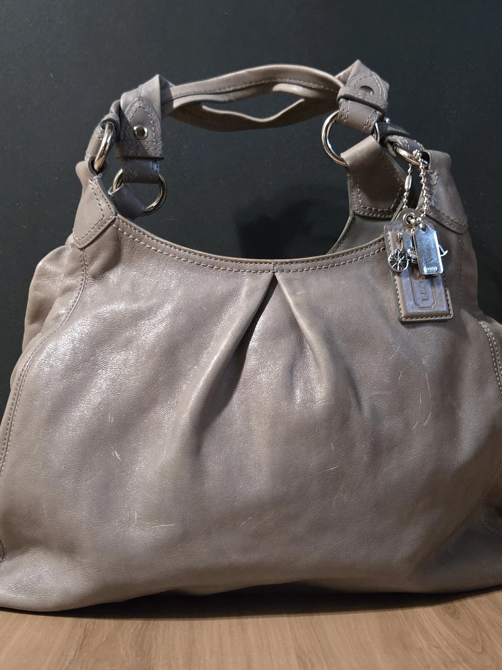 coach | maggie hobo shoulder bag | leather | grey | vintage | y2k
